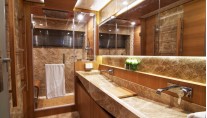 Electra superyacht - Master cabins bathroom-001